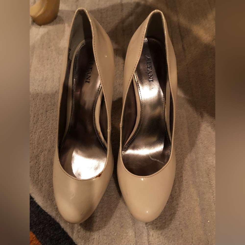 Off white heels 👠 size 7.5